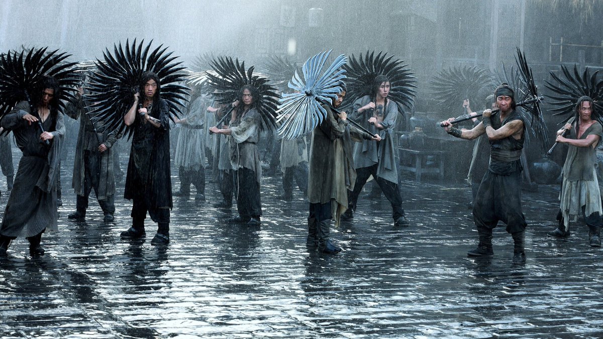 AsianMoviePulse's tweet photo. Shadow (2018) by Zhang Yimou

The rich context and the multileveled story do not mean that the action part is neglected in any way. On the contrary, the visuals of the movie seem to find their apogee here, along with the astonishing action choreography of Huen Chiu Ku and the great editing of Xiaolin Zhou, which result in a number of action scenes that could be easily counted among the best ever to appear in the genre. Particularly the war sequence, which unfolds in a number of fronts where spears fight umbrellas, highlights both the aforementioned elements, and Zhang’s directorial abilities, particularly his skill in directing action scenes featuring both one-on-ones and plethora of characters at the same time.

https://t.co/d0jpdtr3rm