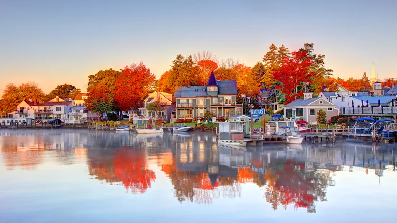 LibertarianHL's tweet photo. New Hampshire is the freest state in the country, with the 2nd lowest overall tax burden. 
You need to be here to experience the aura. Most Free Stater's feel it almost instantly, and it gets more powerful the longer you are here. When you leave and then return, there is a relaxation that happens. Just try it for a week. You won't regret it. https://t.co/Gle8wSeqC1