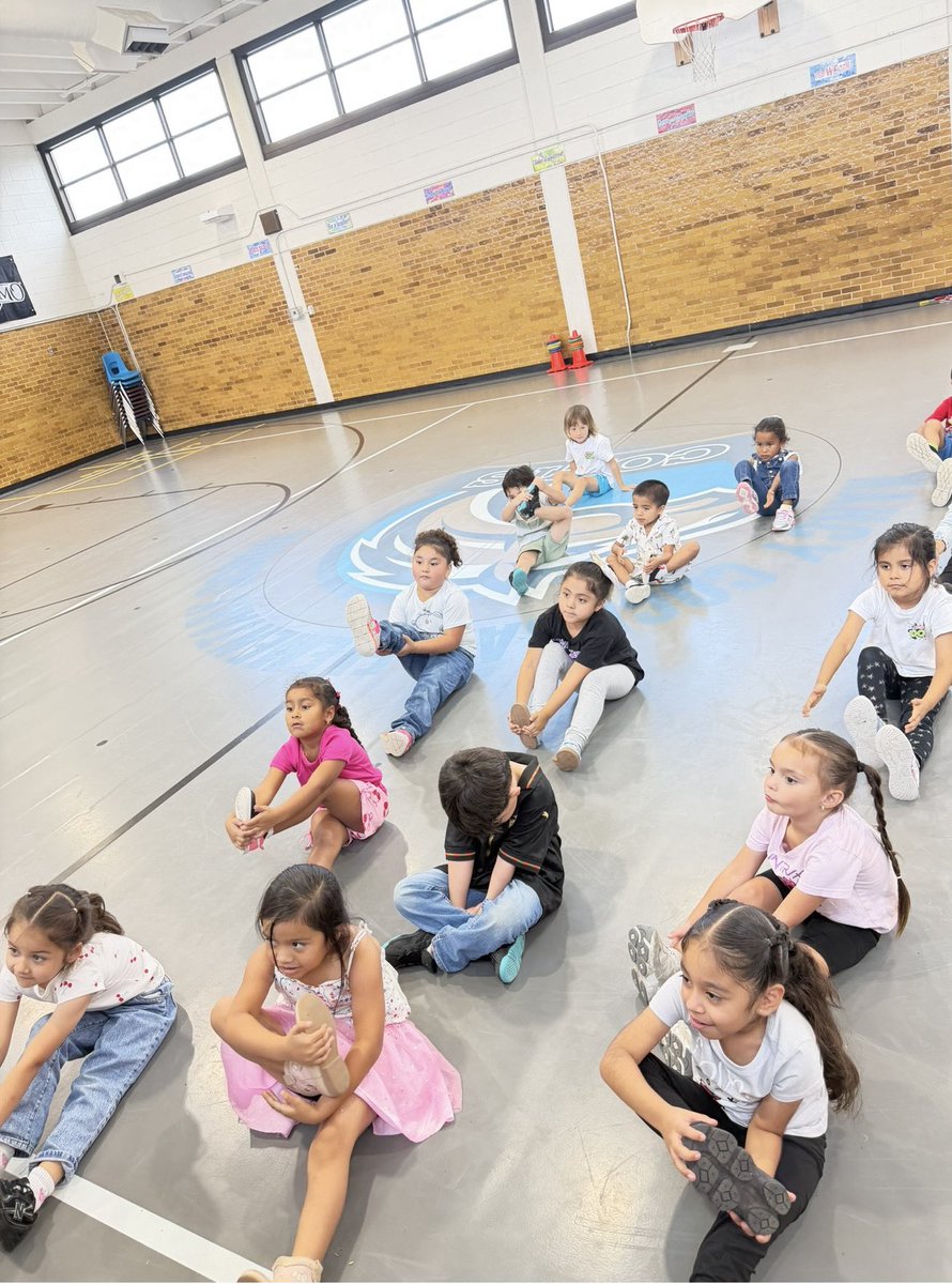 AngelaP43201842's tweet photo. Building activities @DisdELO #SummerCool2026 #DISDELO #SnapAndShareThursday #ExtendedLearning https://t.co/pFwPLox4R2