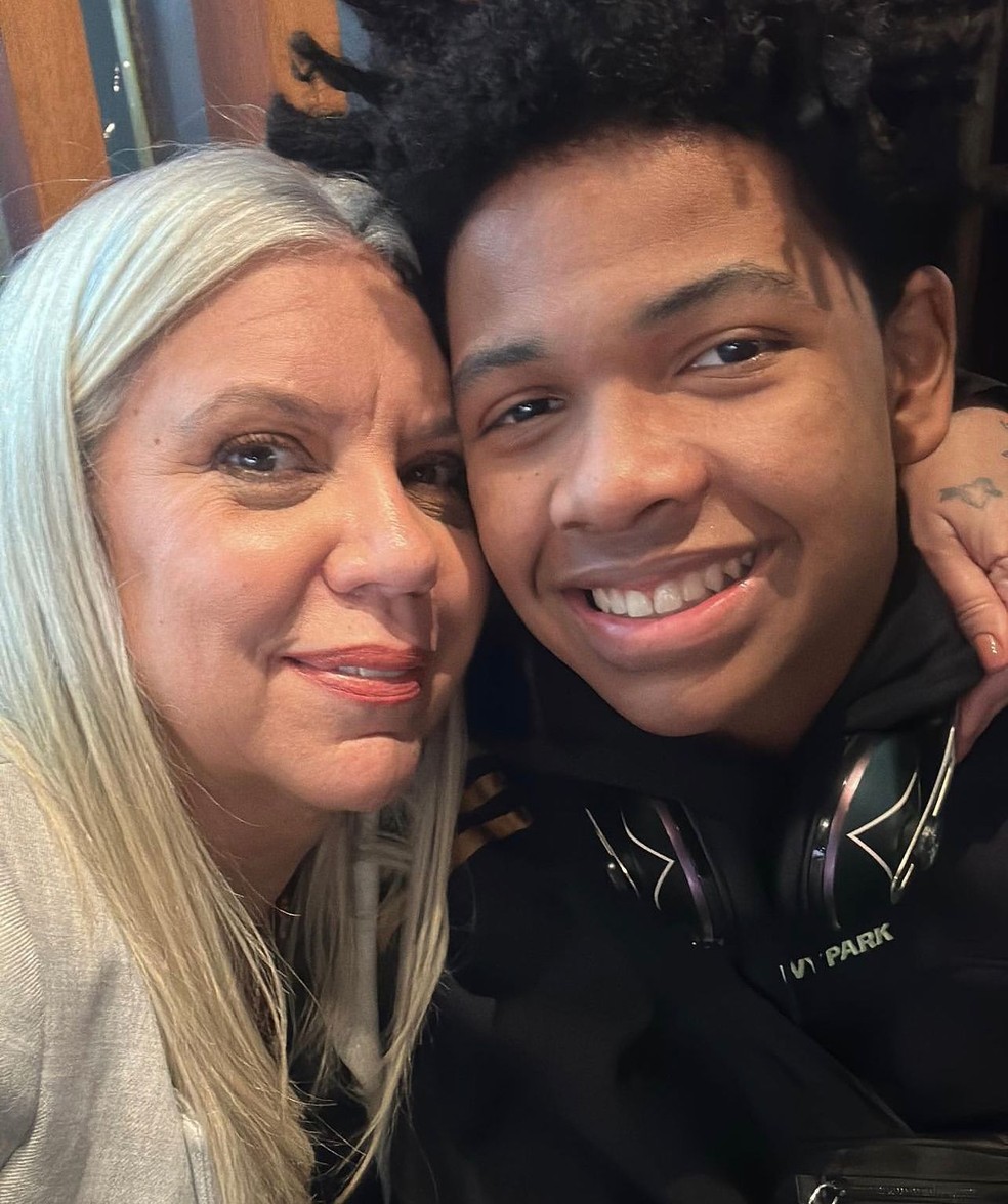 GiuliMedrado's tweet photo. O comentário de Gabriel Fontenelle, filho de Astrid Fontenelle, sobre o apoio de famosos (inclusive a mãe dele) a Rodrigo Branco e seu pronunciamento sobre a condenação do crime de danos morais e racismo que ele sofreu por parte de Thelma Assis. https://t.co/kxITy2EvB7
