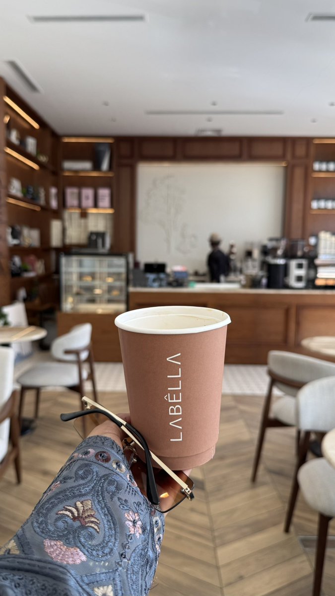 h11_a18's tweet photo. هُـنـا مُتنفسي الـخـاص 🤎☕️. https://t.co/7uNJV2LQtw
