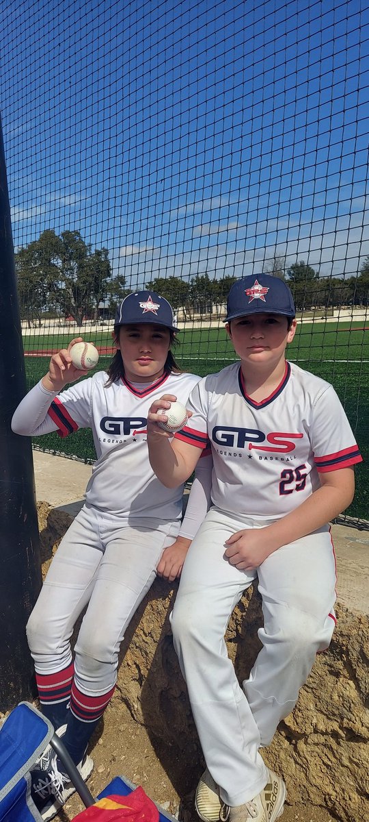 carlin_isaac's tweet photo. @Max_Vaughan25 @Major_Carlin7 
@hipposbaseball @texasbulldawgs #family #dingers #boysofsummer https://t.co/0JCNwQ1c1v