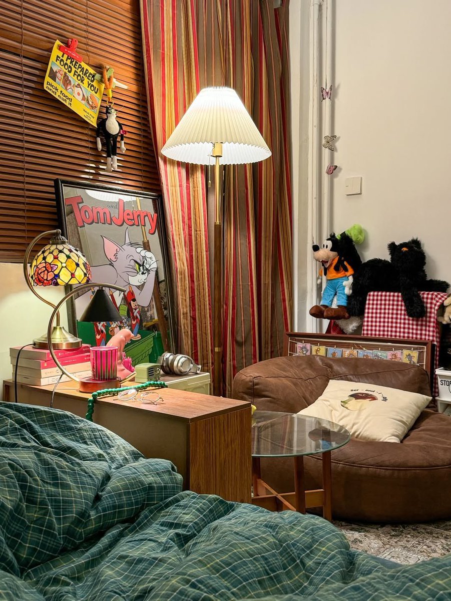 kelyeemilly's tweet photo. impressive bedroom accessories >> https://t.co/LYFvV0Gz3M