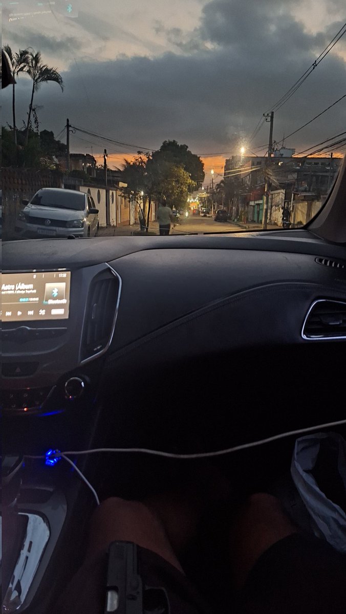 semente100's tweet photo. Segue a paz no vietnã🙌🏾🇻🇳 https://t.co/kKRBZaXVkW