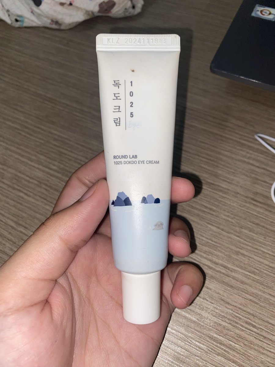 grcee20's tweet photo. @undipmfs3 kak nitip ya, eye cream round lab sama omg lip vinyl shade 06 https://t.co/H12ppmr7iy