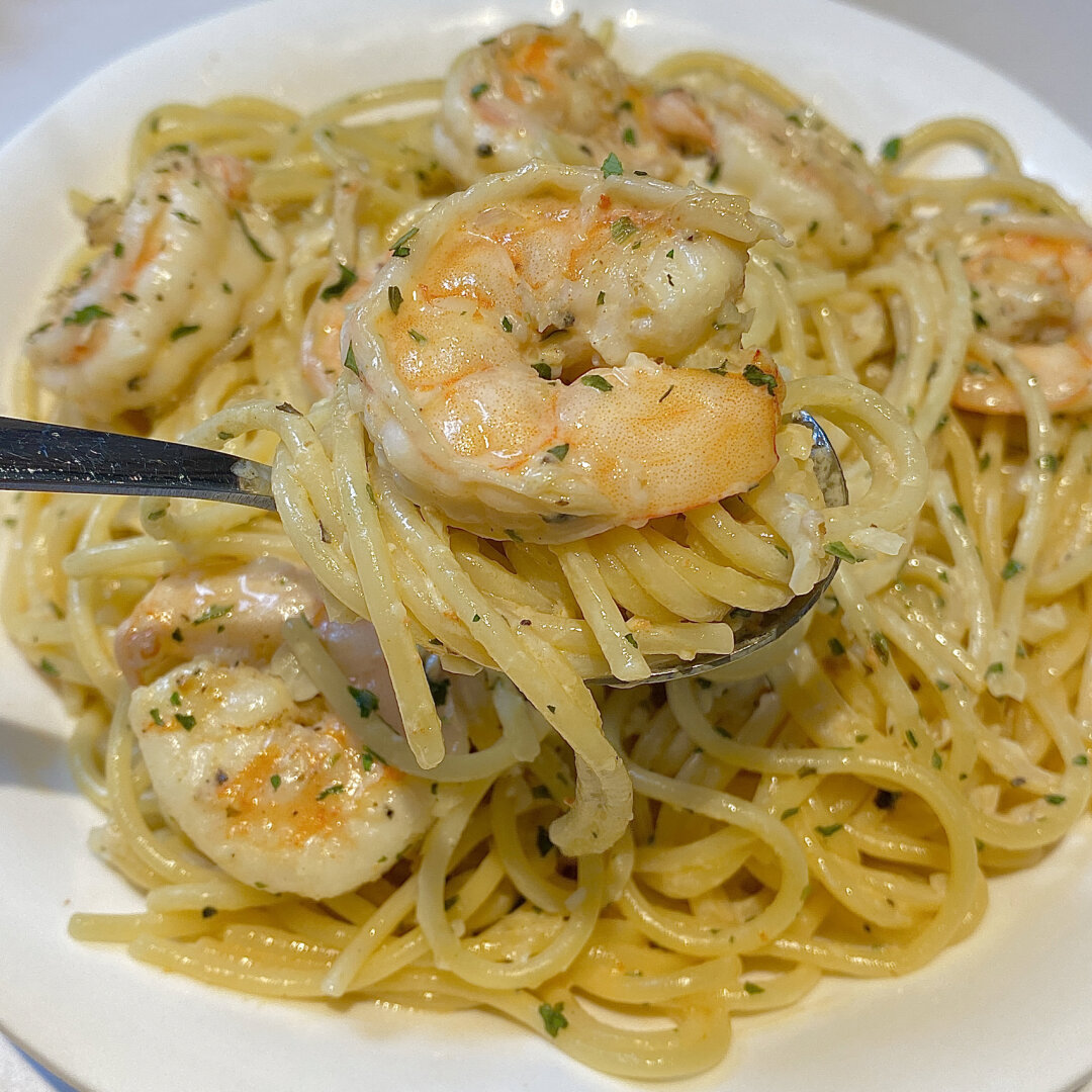 dryflycrazy's tweet photo. Just whipped up a garlic butter shrimp with creamy pasta in 15 mins—comfort food hits different when it’s homemade ， https://t.co/E6r2ridE4y