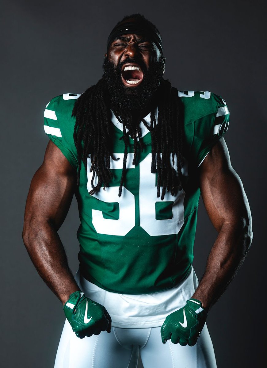 NYJetsTFMedia's tweet photo. Demario Davis is ranked #95 in the NFL Top 100 list 👀✈

LB1 😤

#Jets | 📸 @nyjets https://t.co/a578jtUKAc