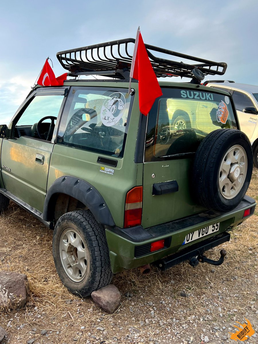 offroadbodrum's tweet photo. 1988’de tanıtılan Suzuki Vitara, kompakt ve hafif yapısıyla SUV dünyasında bir devrim yarattı. 

#bodrum #offroad #suzuki #vitara #suzukivitara viral keşfet keşfetteyiz arazi canavarı aracı bodrumda doğa safari suv  4x4 https://t.co/HCO7uuS2AH