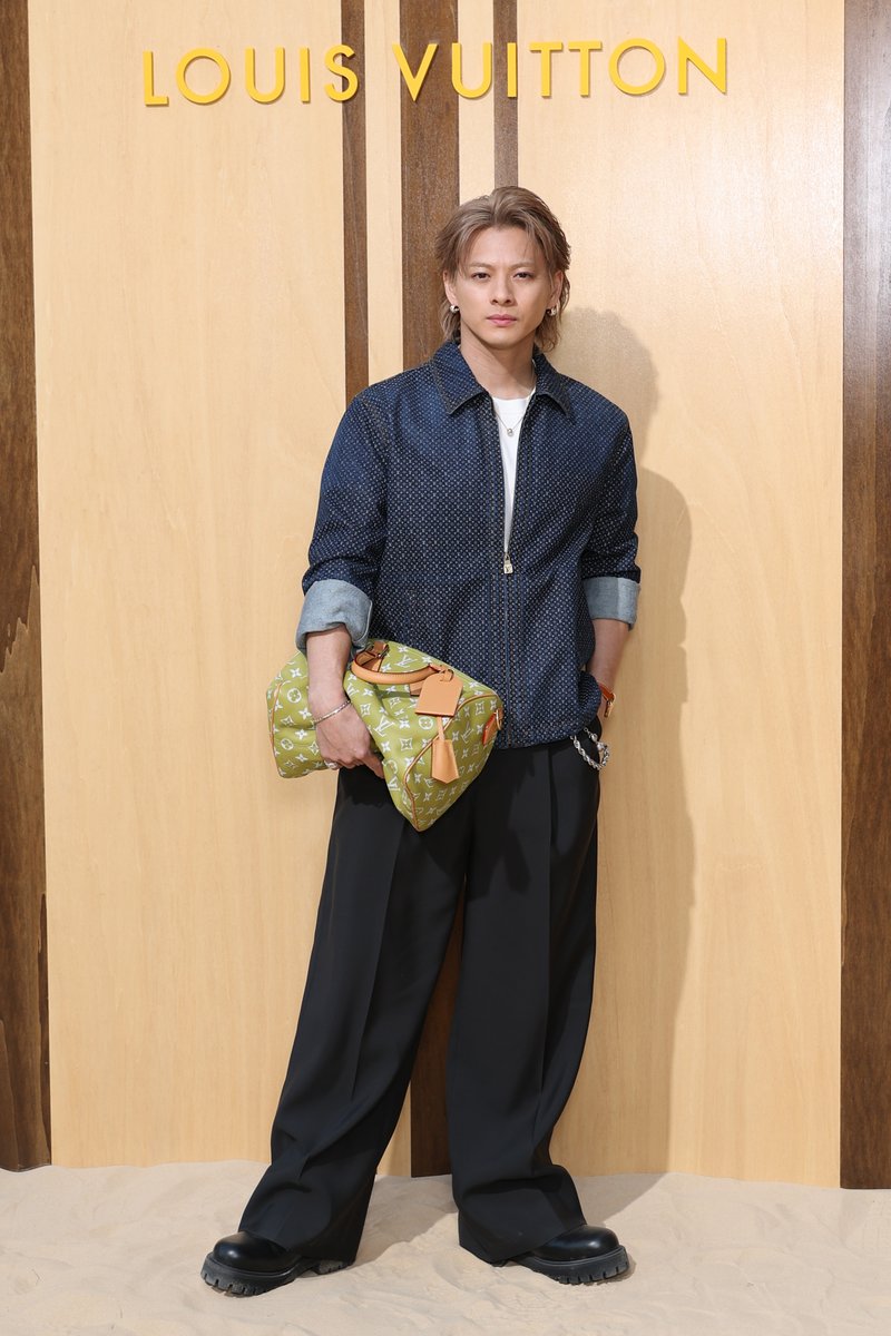 ellejapan's tweet photo. 【パリ・メンズフロントロウ速報】#Number_i #平野紫耀 さん が「ルイ・ヴィトン」に来場！

▼記事はこちら
https://t.co/5jHyI4m5RT

#LouisVuitton #LVMenSS27 #ShoHirano https://t.co/EmqhlpZ3ZO