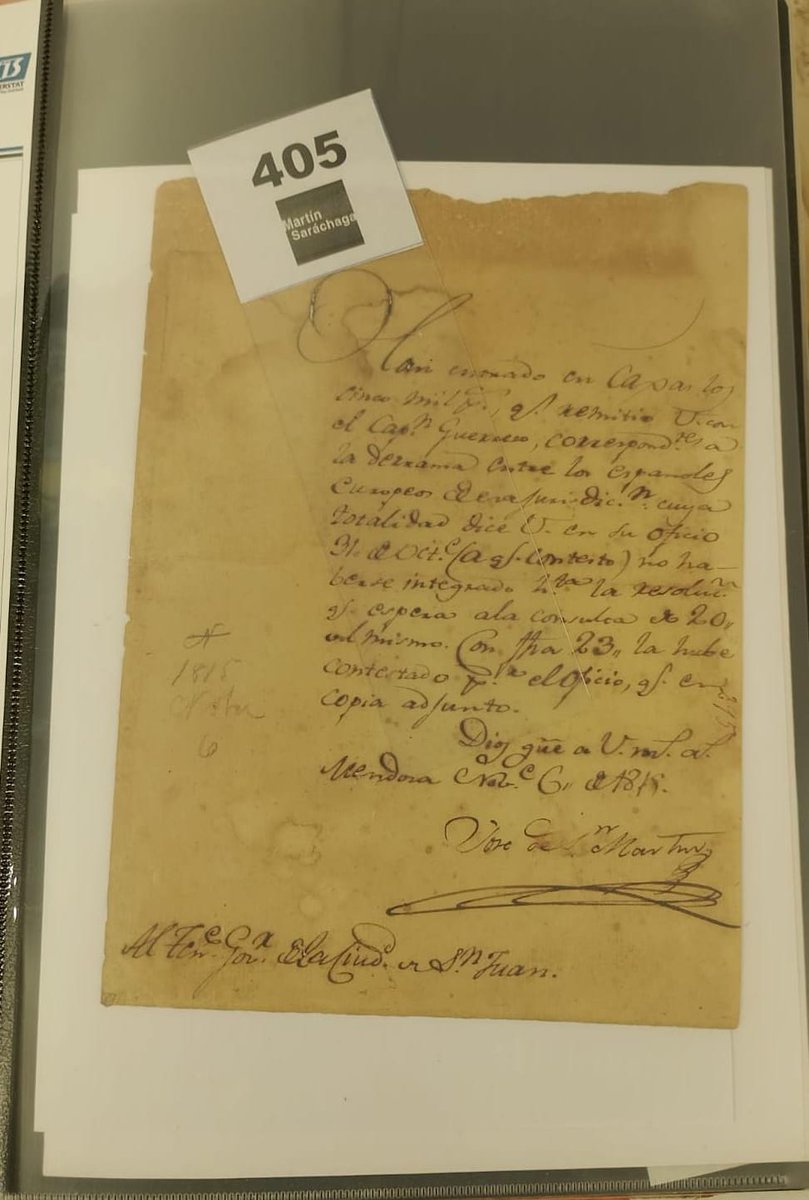 Hechosanderecho's tweet photo. 📚 Recuperan documentos históricos de San Martín, Rosas y otras figuras clave de la historia argentina

En un operativo de la Policía Federal Argentina contra el tráfico ilícito de bienes culturales, fueron recuperados más de 200 documentos históricos que eran ofrecidos en una subasta de la Ciudad de Buenos Aires por un valor inicial de 100 mil dólares.
Entre las piezas halladas se destacan cartas y documentos vinculados a José de San Martín, Juan Manuel de Rosas, Juan Martín de Pueyrredón, Carlos María de Alvear y Gregorio Aráoz de Lamadrid, entre otros.
La investigación se inició tras tareas de monitoreo de sitios de compra-venta online realizadas por la División Protección del Patrimonio Cultural de la PFA. Por orden del Juzgado Federal N°4, los documentos fueron secuestrados y quedaron bajo custodia judicial para la realización de pericias.
El operativo se realizó en una casa de subastas ubicada sobre la calle Rodríguez Peña al 1700 de la Ciudad Autónoma de Buenos Aires.