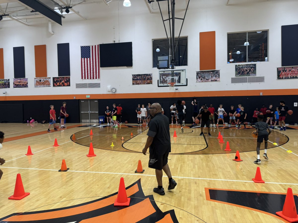 TechTigerBB's tweet photo. Coach Dons Tiger Basketball camp is off to a great start🔥
#TigerPride #UnleashTheTiger https://t.co/Or8TDyjyph
