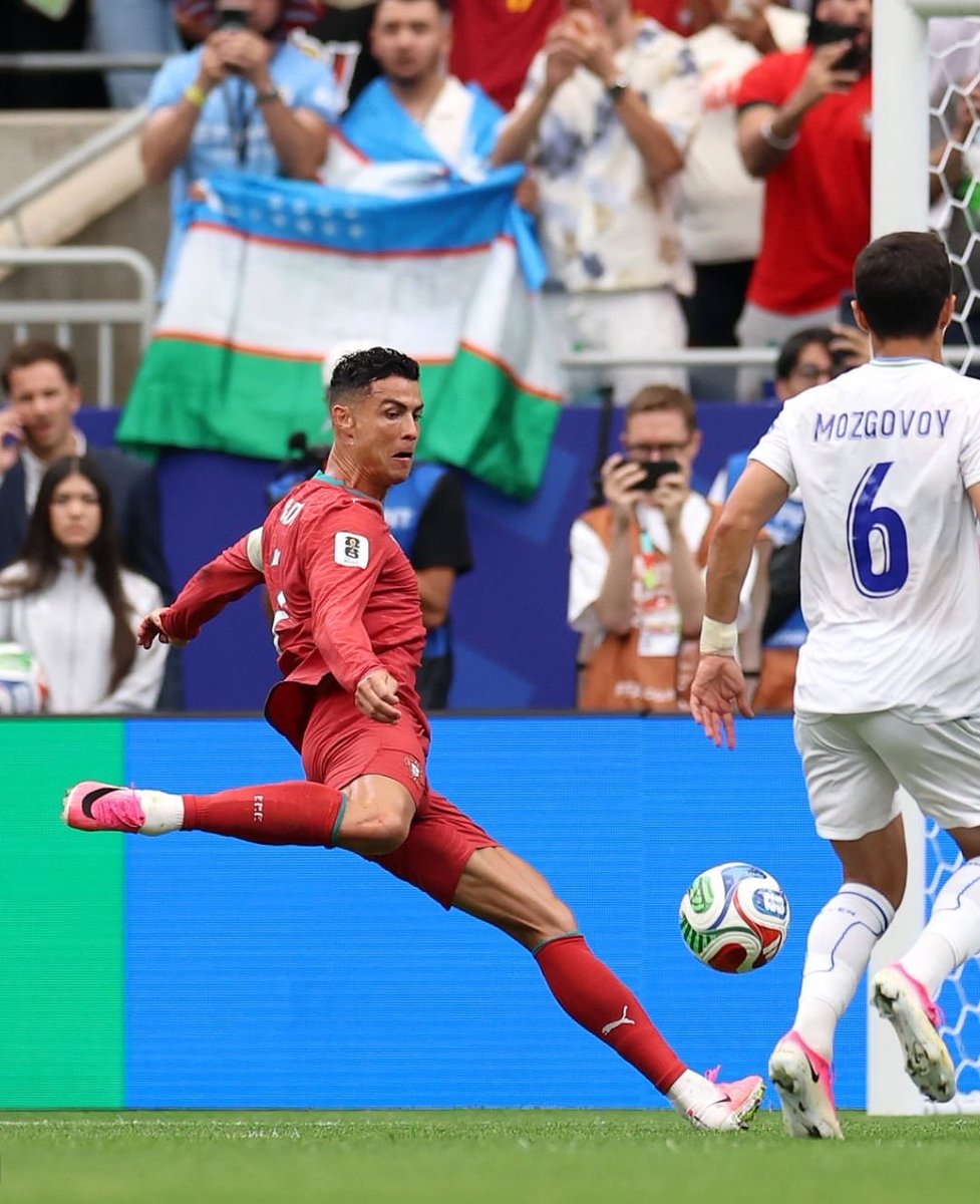CRonaldoNews's tweet photo. ⚽️✨🇵🇹 https://t.co/lTGBXLjvPg