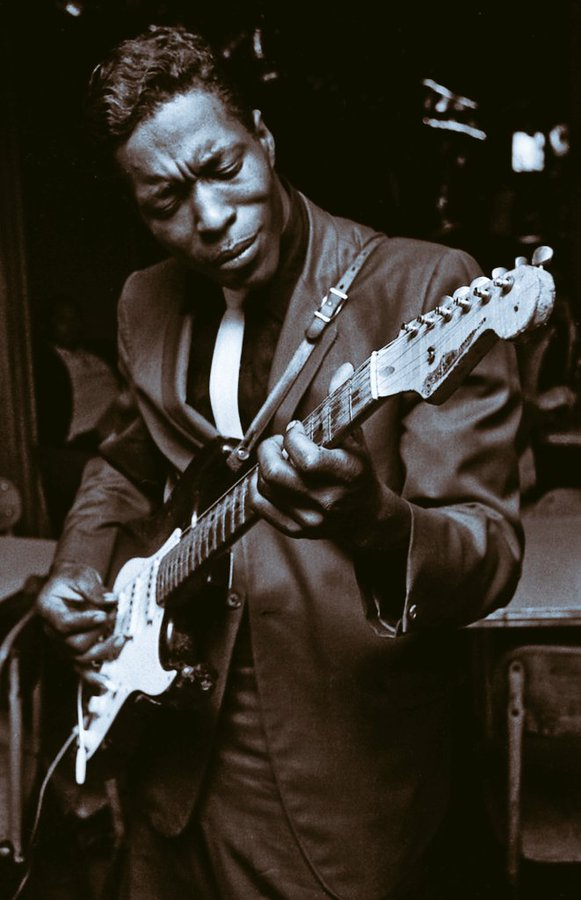 bluezharp's tweet photo. Buddy Guy 
Photo by ©Art Shay https://t.co/ZOMnlj7wtb