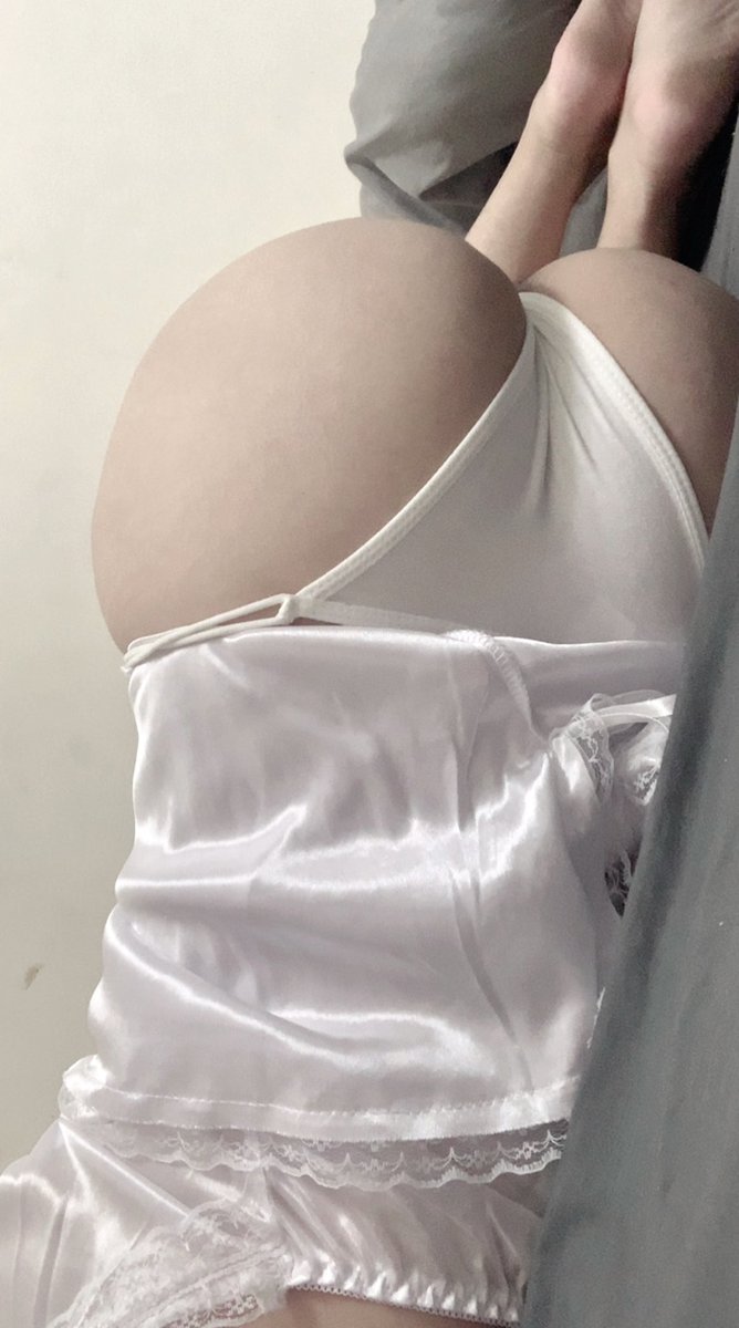 2n2vxmxv9c's tweet photo. 每天發X直到找到主人day3
問一下大家 是屁股控還是奶控？ https://t.co/RodrTOSdEv
