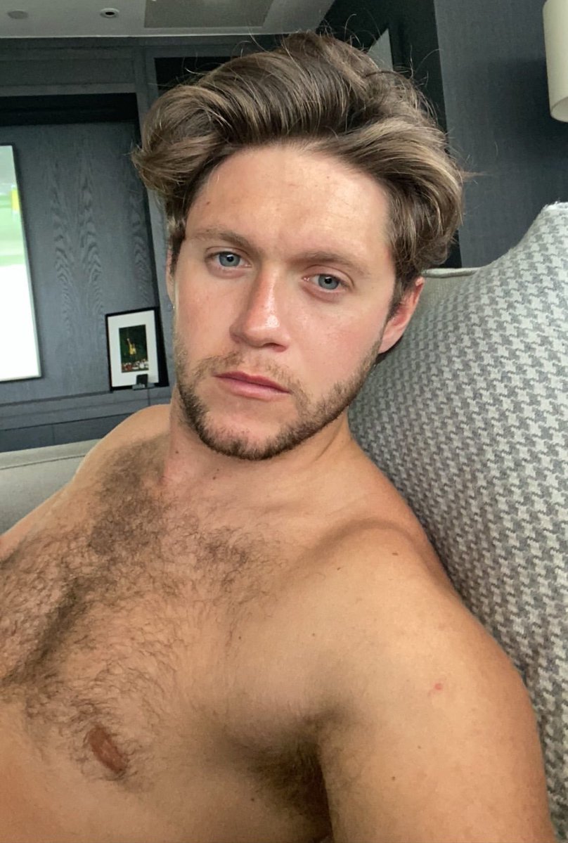 NHGALLERY93's tweet photo. we don’t talk enough about how good he looks in this pic https://t.co/1uuPCZl9Bi
