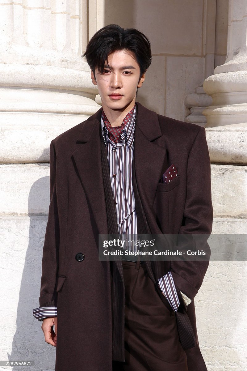ChenZheyuanTH's tweet photo. getty ก็ทำอะไรผมไม่ได้ค้าบ 
มู้ดดีมากก 😍
_______________

#เฉินเจ๋อหย่วน #ChenZheyuan #陈哲远
#ChenZheyuanxSaintLaurent  
#ChenZheyuanxSaintLaurentSS27 
#ChenZheyuanxYSL https://t.co/ZCx7tZb6Qa