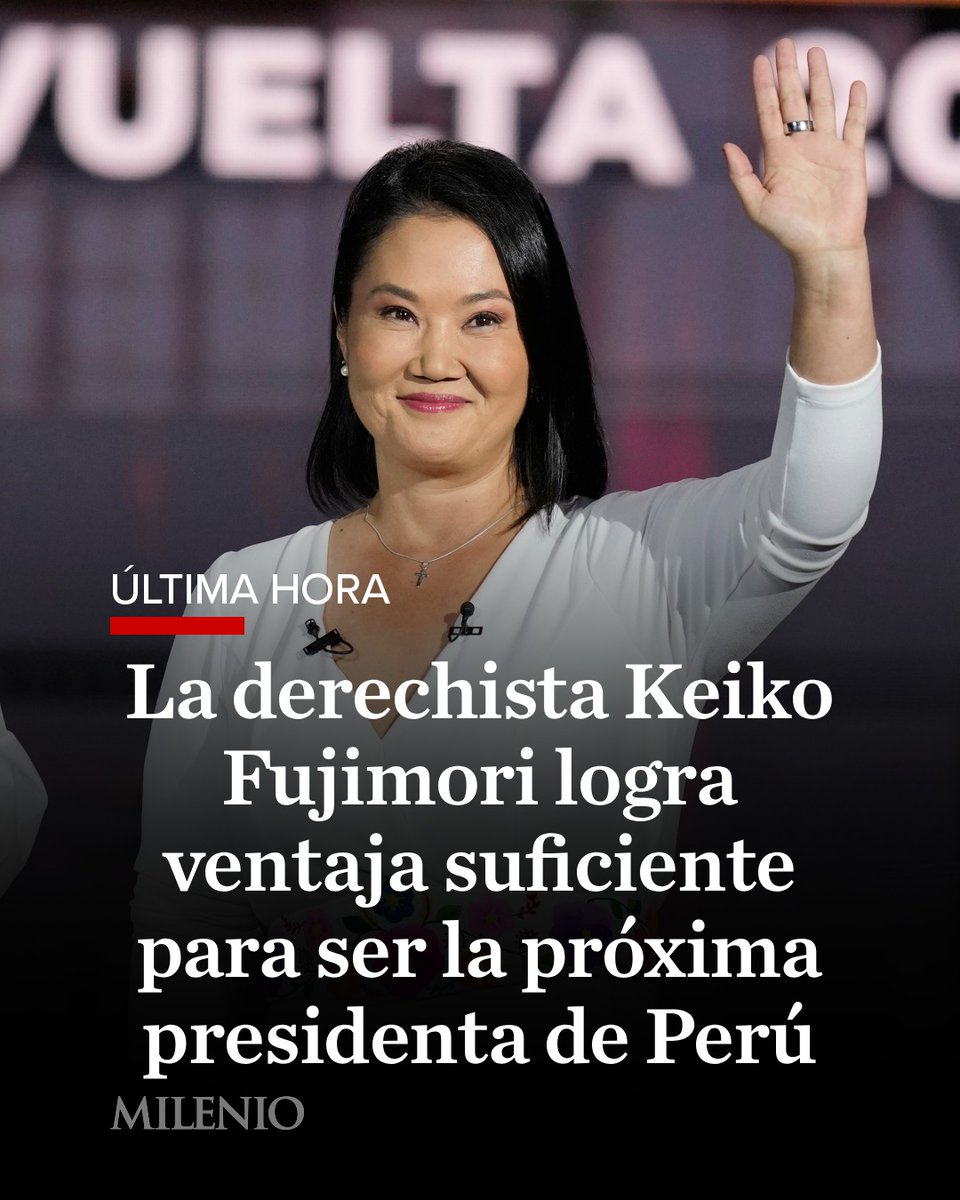 Milenio's tweet photo. 🚨 #ÚLTIMAHORA | Tras 16 días de un complejo escrutinio, Keiko Fujimori, candidata derechista, alcanzó este martes 23 de junio la suficiente ventaja para ser la próxima presidenta de Perú, al superar en 42 mil 097 votos al izquierdista Roberto Sánchez, que ha denunciado sin pruebas un supuesto fraude y ha pedido anular la votación en el exterior.

Al llegar al 99.79% del escrutinio de la segunda vuelta de las elecciones presidenciales, Fujimori tiene el 50.11% de los votos válidos frente a los 49.88 puntos porcentuales de Sánchez, con un estrecho margen entre ambos de 42 mil 097 votos que ya no podrá ser revertido, pues quedan aproximadamente 38 mil 200 votos por contabilizarse para ambos contendientes.

Hasta la noche de este martes quedaban por escrutarse 191 actas electorales, el 0.20% del total de 92 mil 766 mesas electorales que se instalaron en la votación celebrada el 7 de junio, y que contienen en promedio unos 200 votos para los candidatos por cada acta.

📷 AP

#MilenioInforma #MILENIONoticias #keiko #peru