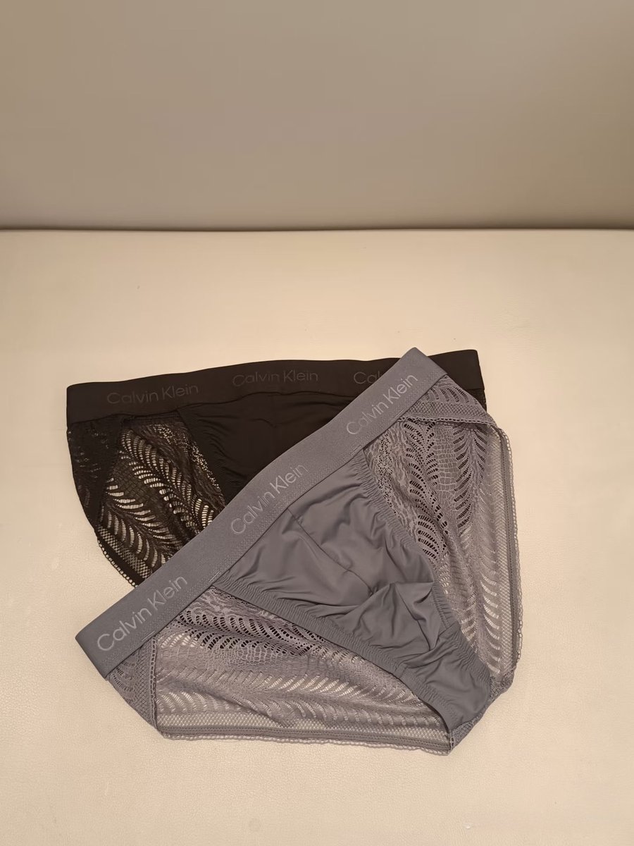 CapitalJF2's tweet photo. 好看 想要 正好最近打折 还是折上折🥵 感觉夏天穿着会很凉快 https://t.co/j20asvIGH4