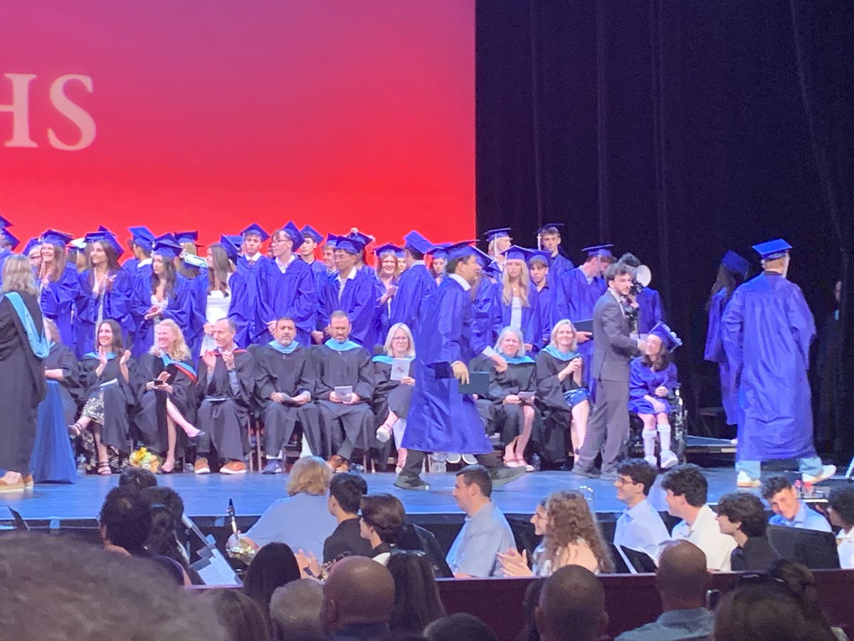TuongPham75's tweet photo. Ok. I just survived my Brother’s graduation..! Huzzah to him..! Though I was incredibly bored and a bit hangry since I didn’t eat lunch today. https://t.co/GESW8luGpH