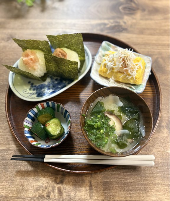 koha0648's tweet photo. 私の朝ごはん https://t.co/74cgcQ3dxC