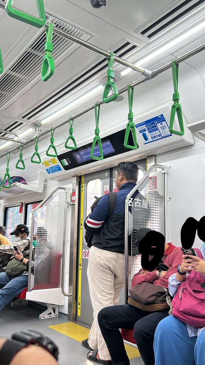 asyllapri's tweet photo. berangkat kerja yang kesiangan, tp yaudah yang penting berangkat👍🏼 https://t.co/ByS6dvuCSI