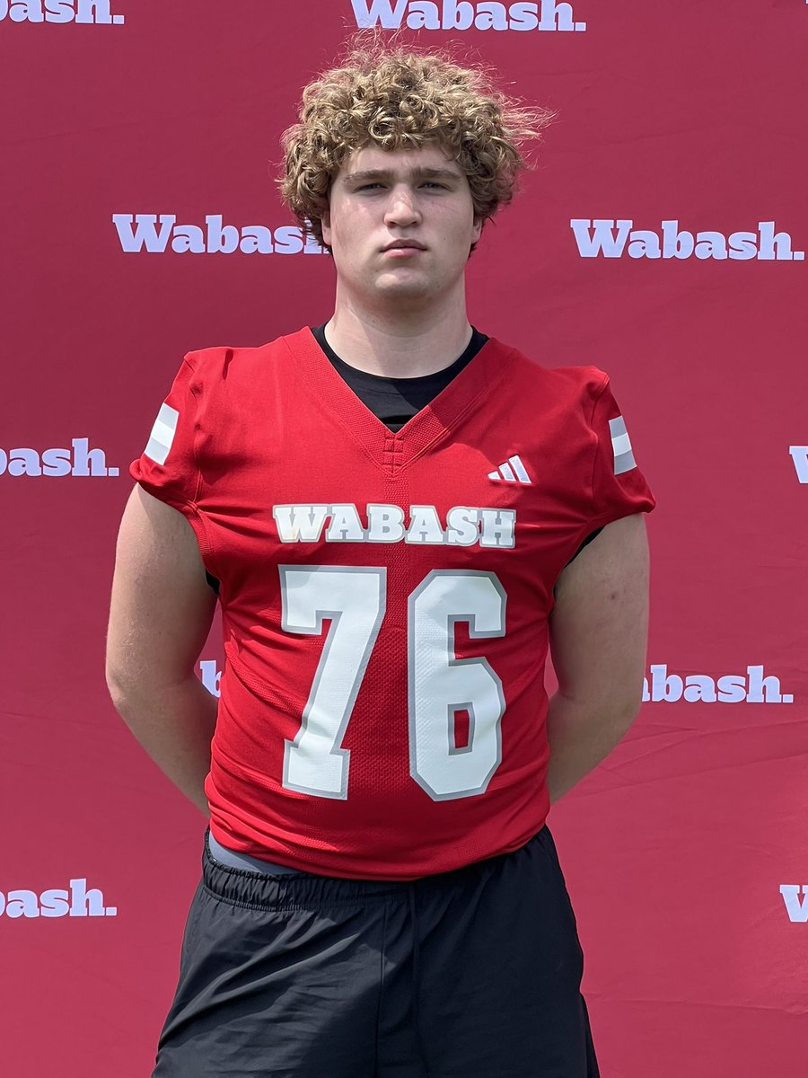 LandonS30121's tweet photo. Blessed to have received an offer from @WabashFB! Thanks @coachgilbert10 and @CoachOlmy for the 
opportunity. #WAF 

@football_carmel @CoachWright25 https://t.co/F9HNmQjw06