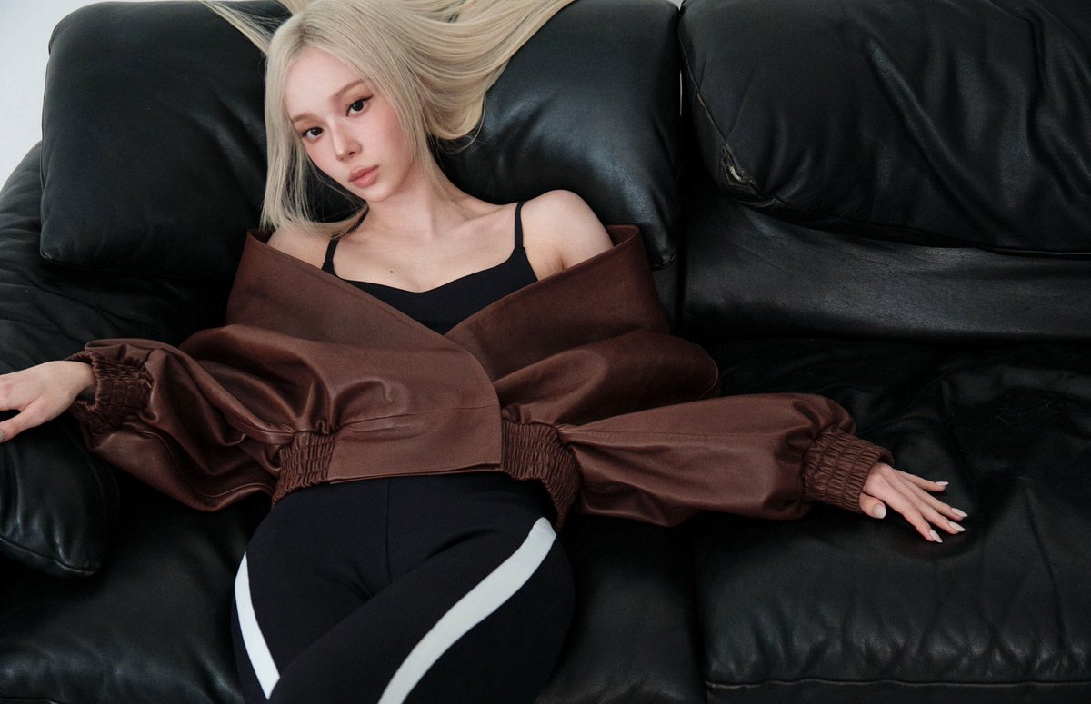 wntrstats's tweet photo. Ms. Kim pls gave me one chance 

#WINTER #윈터 #金旼炡 #冬子 #aespa #æspa #에스파 #ウィンター https://t.co/YnpiaUjdqD
