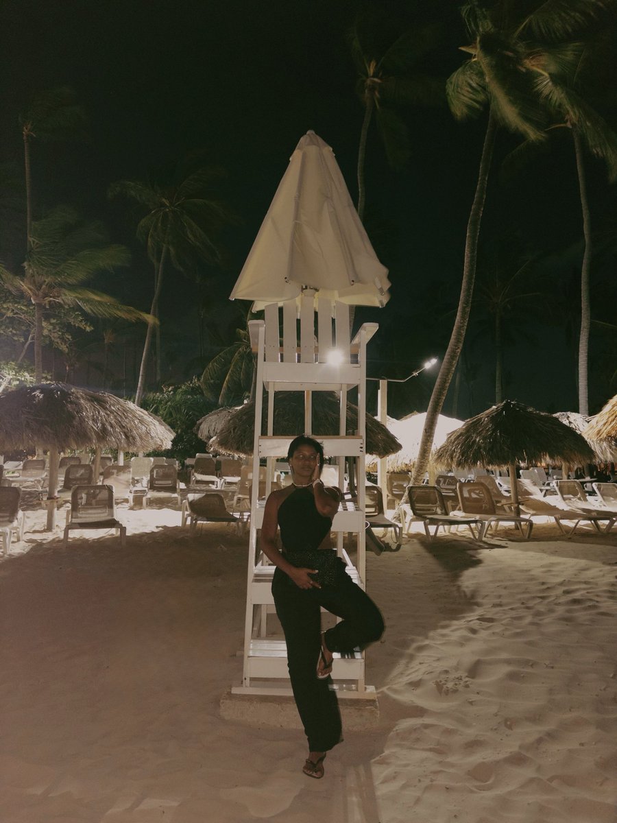 vilelabella's tweet photo. noites no caribe 🥥🌴 https://t.co/lq8vQtqVfs