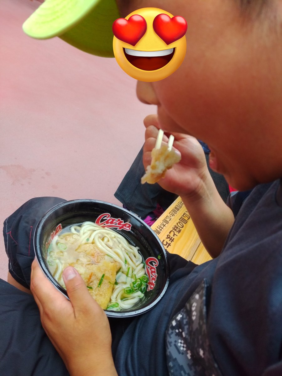 kemco765's tweet photo. 6/23カープ負けちゃった。観戦勝率、今年度100%だったのが途切れちゃった。カワイコちゃんのカープうどんシーン(笑) https://t.co/xXHMj3AzDh