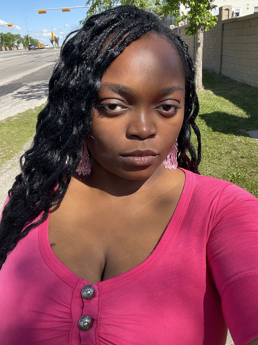 J3ymama's tweet photo. I really love terms of endearment. like yes, call me baby, mama, honey, sweetie, I looove it. Also, I’m learning to not give a toss about what anyone think of me. I’m changing and it’s scaring me lol. like I’m doing wild stuff and brave stuff, but anyways I love life. https://t.co/4FfUK1nokE