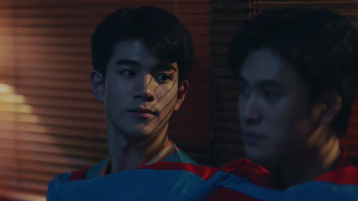 AllNews_th's tweet photo. ชวนลุ้นจุดเปลี่ยนความสัมพันธ์ “เจมีไนน์-โฟร์ท” ปมรักต้องเลือก ในซีรีส์ “Ticket to Heaven เด็กชายไม่ไปสวรรค์”

#TicketToHeaven
#GeminiFourth #เจมีไนน์โฟร์ท
#GMMTV 

🔗 https://t.co/QzjKjR3reE
เมื่อ “คงเดช” (อชิ พีระกานต์) เริ่มสังเกตเห็นท่าทีที่เปลี่ยนไปของ “แทนรัก” (โฟร์ท ณัฐวรรธน์) ที่มีต่อ “บาร์ธ” (เจมีไนน์ นรวิชญ์) จนนำไปสู่การเอ่ยปากถามอย่างตรงไปตรงมา ซึ่งคำถามนั้นสร้างความหวาดระแวงให้ “แทนรัก” จนต้องพยายามถอยห่างจาก “บาร์ธ” เพื่อปกปิดความลับ แต่สถานการณ์กลับยิ่งยากขึ้น เมื่อ “คุณพ่ออานนท์” (อั๋น ชัยพร โอลีเวีย) เข้ามาแนะนำให้ “แทนรัก” เผชิญหน้ากับความจริง และเลือกด้วยตัวเองว่าจะหยุดอยู่กับความรักครั้งนี้ หรือจะเดินหน้าต่อบนเส้นทางของพระเจ้า ร่วมลุ้นการตัดสินใจครั้งสำคัญของ “แทนรัก” ได้พร้อมๆ กัน

ติดตามชมซีรีส์เรื่อง “Ticket to Heaven เด็กชายไม่ไปสวรรค์” ในวันเสาร์ 27 มิถุนายนนี้ เวลา 20.30 น. ทางช่อง GMM25 และ เวลา 21.30 น. รับชมย้อนหลังที่แรกบนแอปพลิเคชั่น VIU เท่านั้น และอัพเดททุกความเคลื่อนไหวได้ที่ FB & IG & YouTube & X & TikTok : GMMTV   
https://t.co/DAne3MWdrH