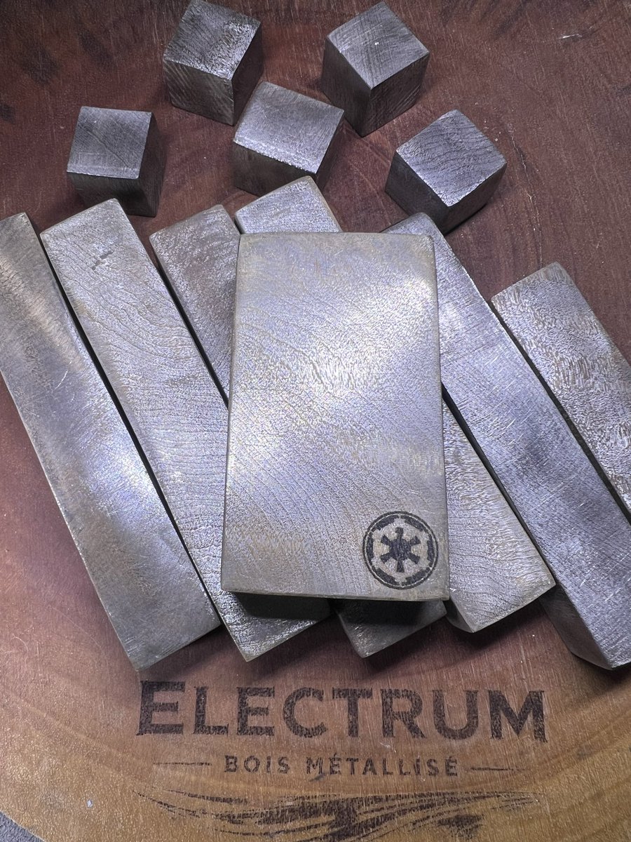 tomtomtom_t's tweet photo. Bois métalliséベスカー

This is Beskar — the legendary metal. https://t.co/bnrCMPDXnw