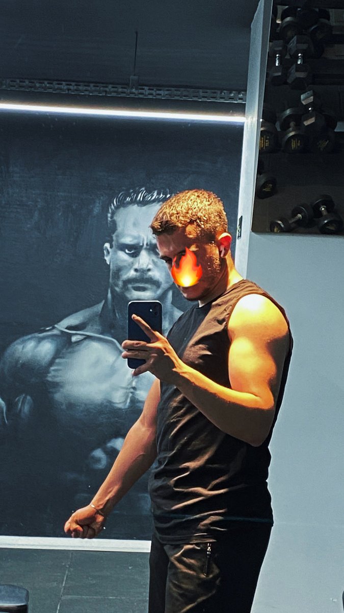 1berkaan's tweet photo. biceps günü fav gün https://t.co/jWXa2YeGF9