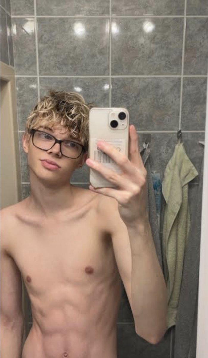 AdamHorvat400's tweet photo. Baby 💋🥰will you love me to come eat you love ❤️ https://t.co/qSBErtLhmL