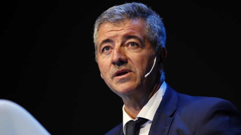 RadioestadioN's tweet photo. 🎙️Antonio Sanz

"Para mí la frase más dura del comunicado es la de 'intentan hacer creer a todos que pueden acometer una operación para la que no están capacitados'; es el vicepresidente de La Liga el que dice que el Barça no tiene dinero para acometer la operación" https://t.co/upuiI8o1Ke