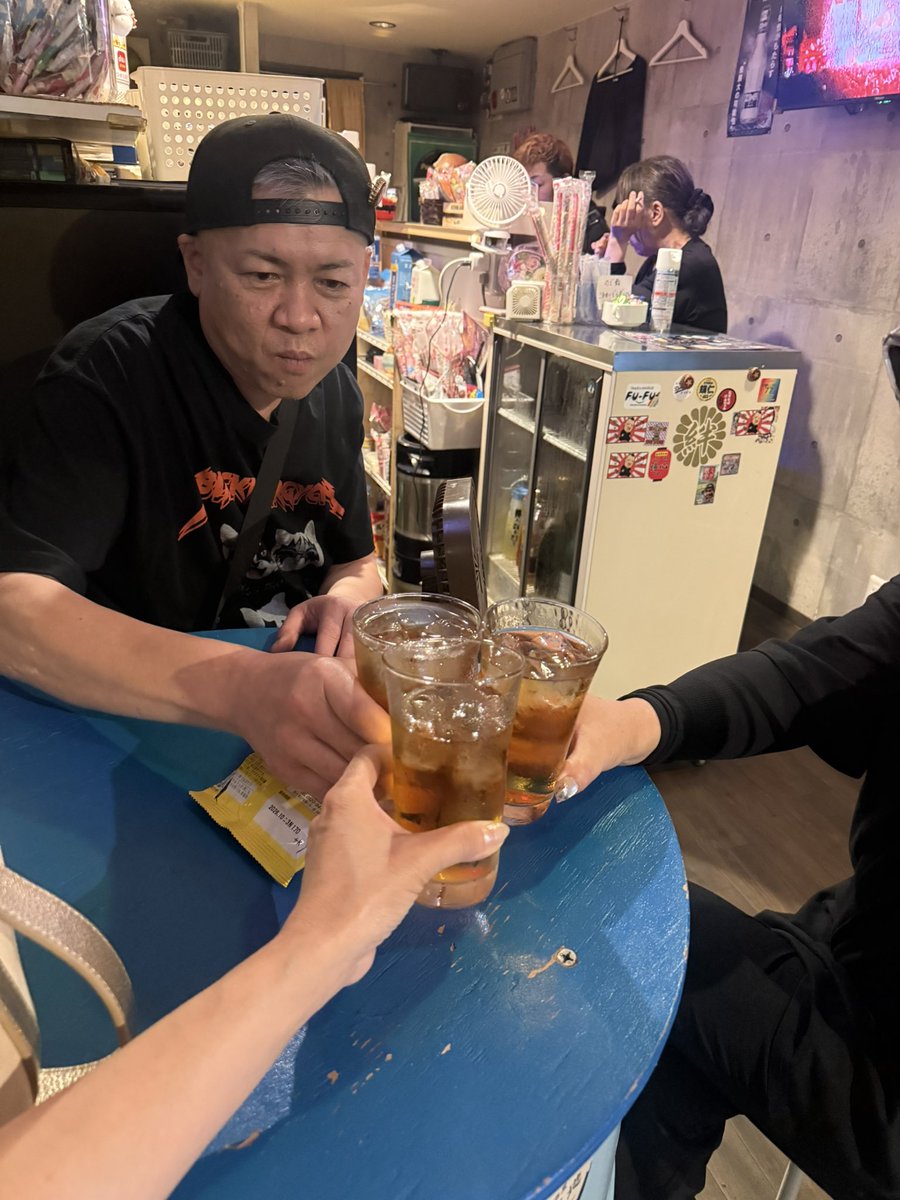 chiitaro_c's tweet photo. 西成ブンブン
📍 大阪府大阪市西成区萩之茶屋１丁目９−７

西成でカラオケ☝️
18時オープンでめちゃくちゃ楽しいカラオケ店🎤✨
月曜日、木曜日は涼子ママの日🙌14時からオープンしてるのでおすすめです😚🙌
#西成
#カラオケ
#西成ブンブン https://t.co/OjbqvQufex
