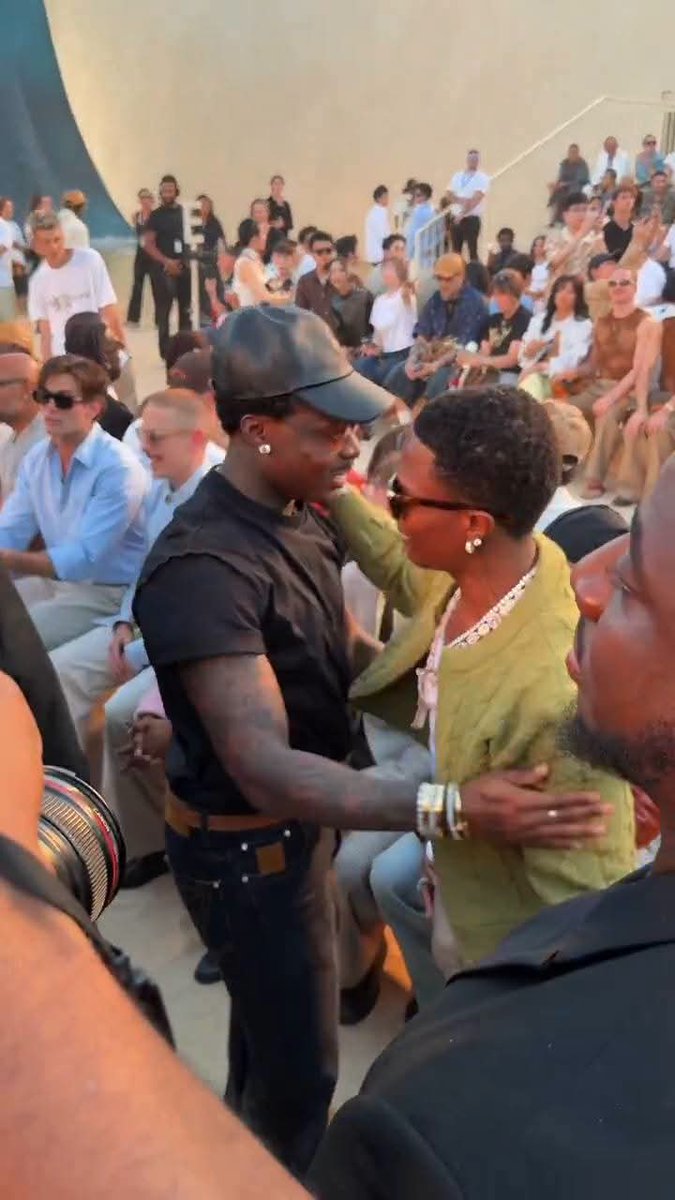 afro_nigeria's tweet photo. Wizkid and Asake shared a hug in Paris ❤️ https://t.co/9BxjdJAJCM