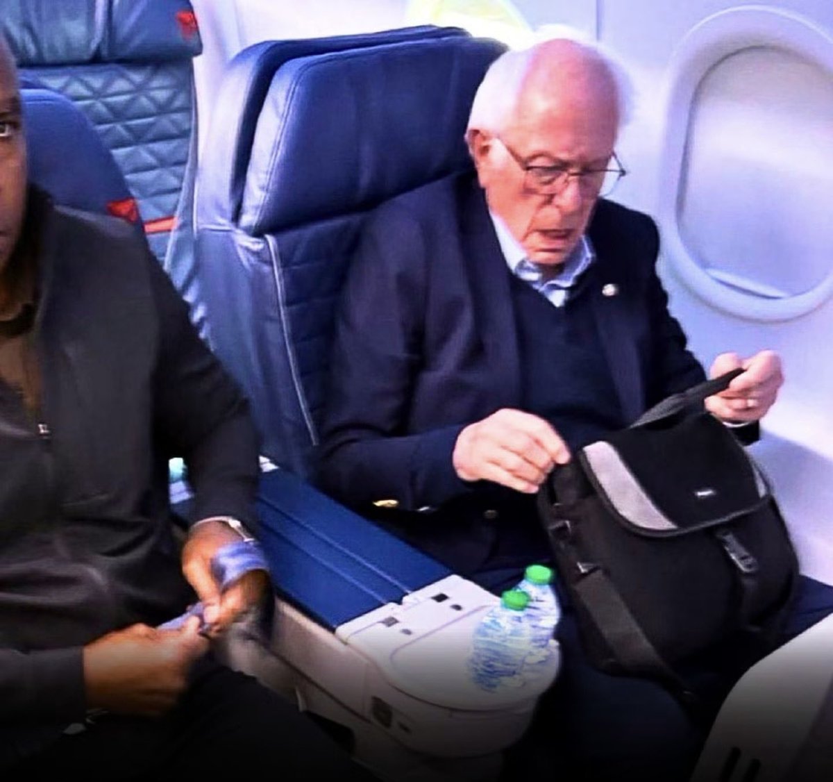 mattvanswol's tweet photo. @SenSanders @joblowphoto You literally flew first class to scream about the oligarchy. https://t.co/tyOPgE9Tm2