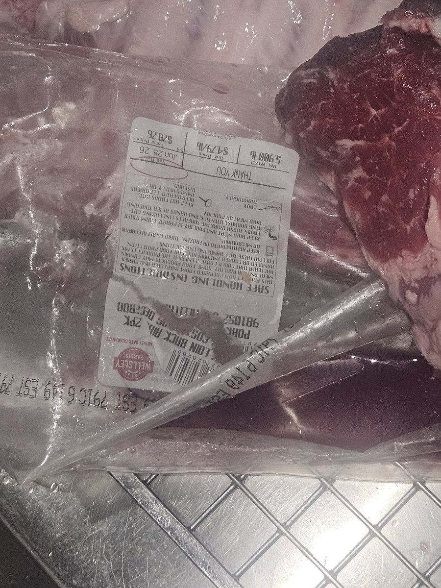 MerdthLe's tweet photo. @BJsWholesale this is the SECOND time we have bought ribs, brought them home only to open putrid, rotten meat.  And on father's day?!!!! Money wasted. Thankfully we had other meat to cook.  What say you, BJ's? https://t.co/hdGCRm42W7