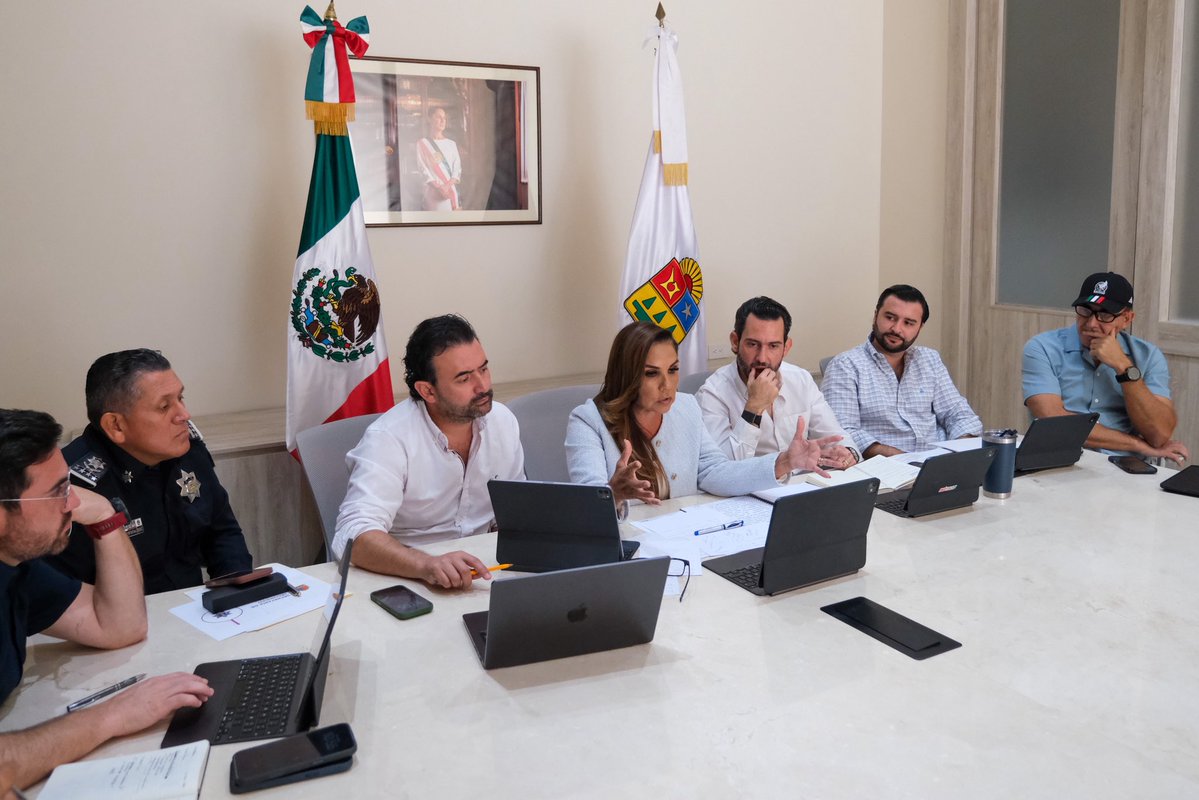 MaraLezama's tweet photo. Nos reunimos con representantes de INVEROTEL para presentar la agenda estratégica que impulsa el turismo en el #CaribeMexicano y fortalece nuestra alianza con las principales cadenas hoteleras de capital español. 🌎 

✈️🏝️ Compartimos los avances que hoy consolidan a #QuintanaRoo como la #CapitalMundialDeLasVacaciones, con 20.2 millones de turistas recibidos en 2025.

🚧🛡️  Presentamos las acciones para atender el sargazo, reforzar la seguridad turística y desarrollar obras de infraestructura que fortalecen la conectividad y la competitividad de nuestro estado. 

Seguimos trabajando en equipo para generar más oportunidades, atraer inversiones y continuar generando prosperidad compartida para todas y todos.