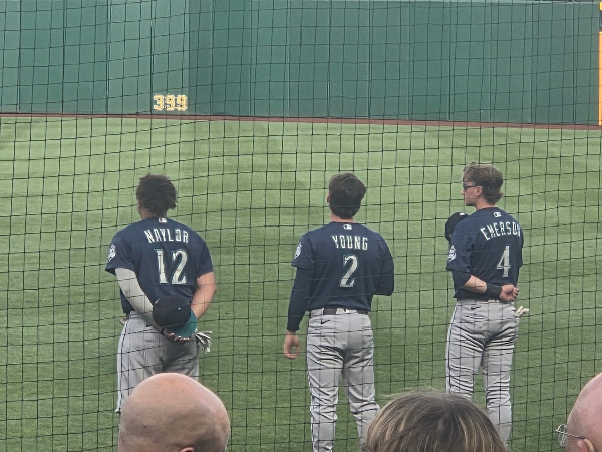NATigerAthletic's tweet photo. Good to have @natigerbaseball alum and @Mariners second baseman @ColeYoung23 back in Pittsburgh for his first professional series in his hometown! https://t.co/2F2KBTT2Dz