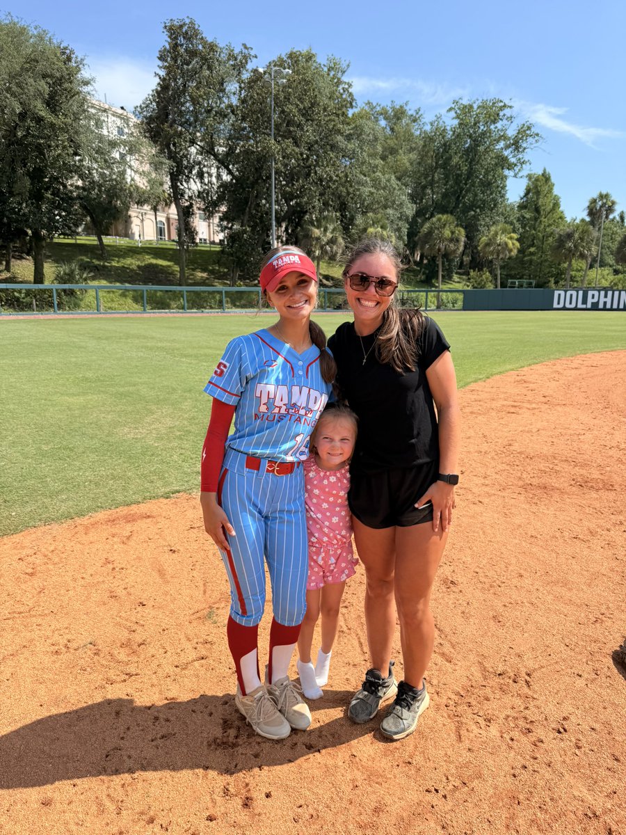 stellalynton's tweet photo. I had such a great time at my JU camp today! Thank you so much @JAXCoachE @jakesidwell29 and @HolliMitchell8!! Excited to see what the future holds for this program.

@TMReneDaddis @MustangsRene https://t.co/i6hvX7DXNC