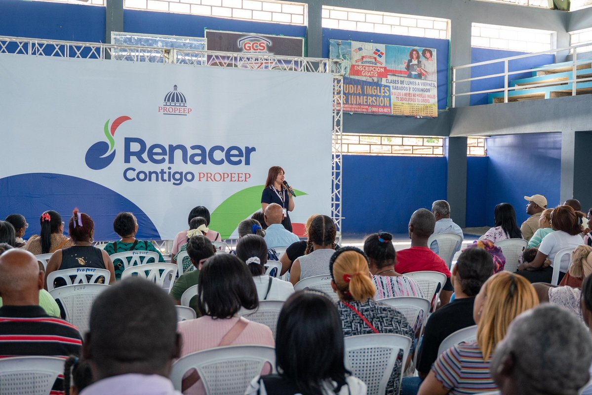 propeepgob's tweet photo. ¡Hoy Renacer Contigo llegó con capacitaciones y recursos a La Caleta, municipio de Boca Chica! https://t.co/5eYGzCjKtM