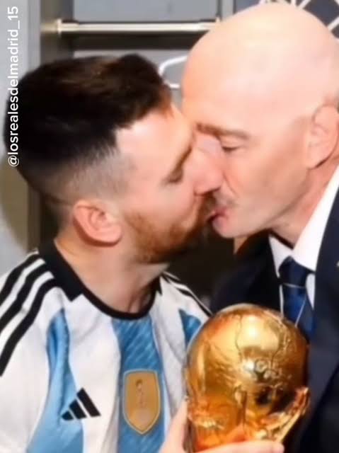 lowkeymarcelo's tweet photo. If Messi had been sent off in the first game, he would have had 1 goal in the World Cup, fewer goals than Mbappé and Klose. https://t.co/lZkDAk8BQV