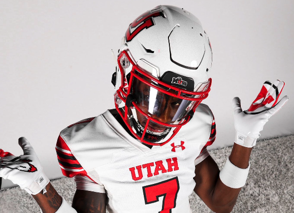 WhittsBurner's tweet photo. 4 Star CB Jaden Bibbs commits to Utah!
26 offers 👀 https://t.co/4RFcyO9woV
