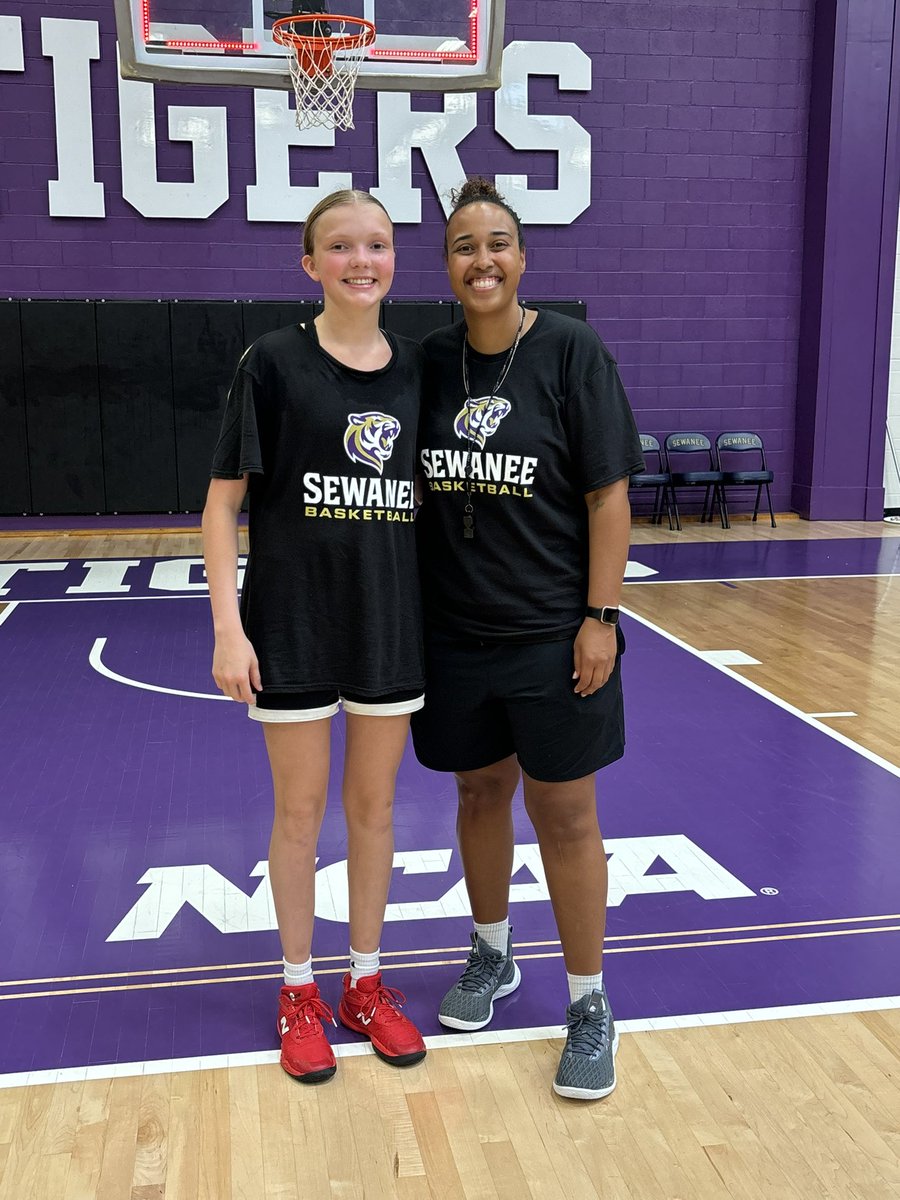 JordynP_10's tweet photo. I had an amazing time at @SewaneeWBB elite camp! I enjoyed meeting the players and coaches and learning more about there program! @Coach_Jay32 https://t.co/O9qjBhJuuQ
