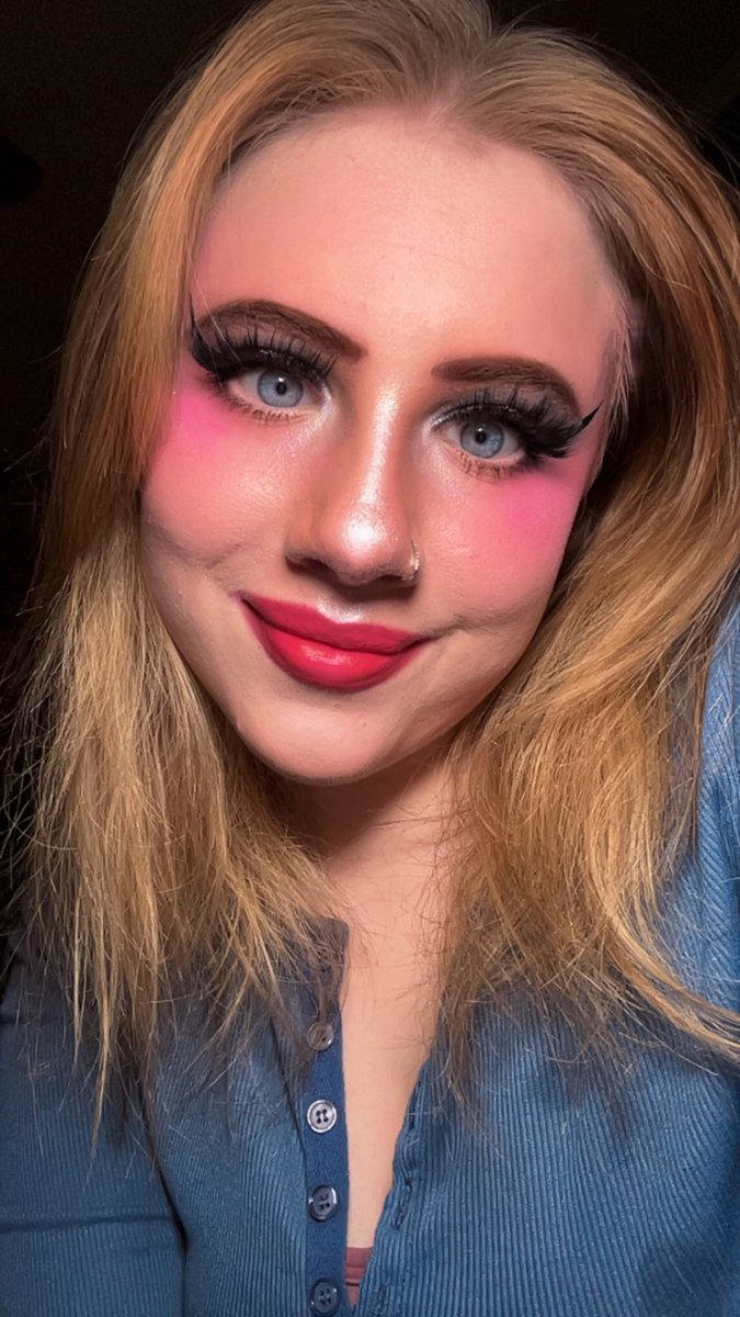 turney_sophia's tweet photo. Face card: approved every time. ๐โจLooking this good should count as a hobby.Pretty enough to stop the scroll.A reminder of what confidence looks like. ๐Catching feelings is not included with this selfie. โจ๐ lashes #Selfie #SoftGlam #BlueEyes #LashesOnPoint #GlowUp https://t.co/9ulazZqTx8