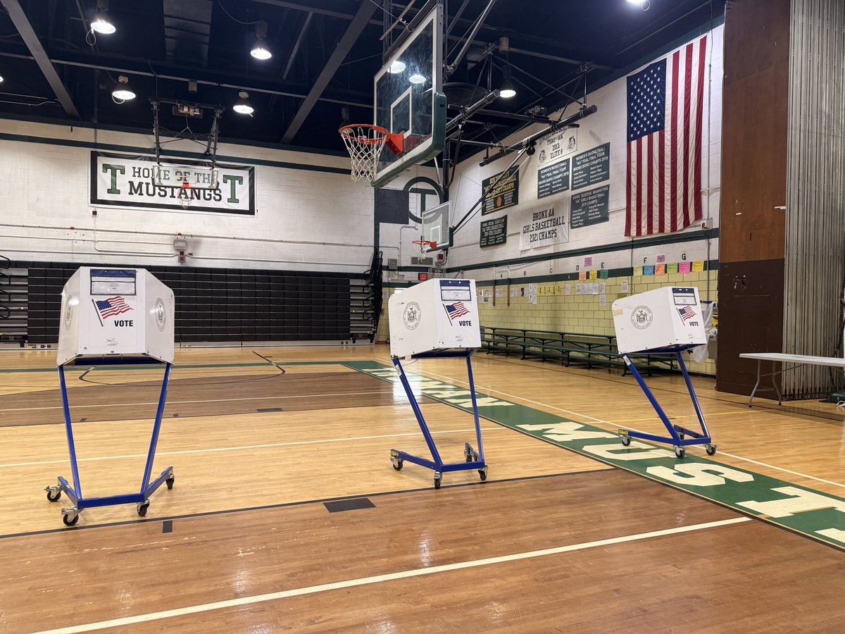 _Marina_Samuel's tweet photo. In line with today’s low turnout, Harry Truman HS, which is one of the major sites for Co-op City residents is seeing very low numbers, with about 70 voters casting their ballot here by 7:30pm. For ref, St Frances de Chantal Church in Throgs Neck had about 58 voters in by 1:46pm. https://t.co/B3677aJzoN
