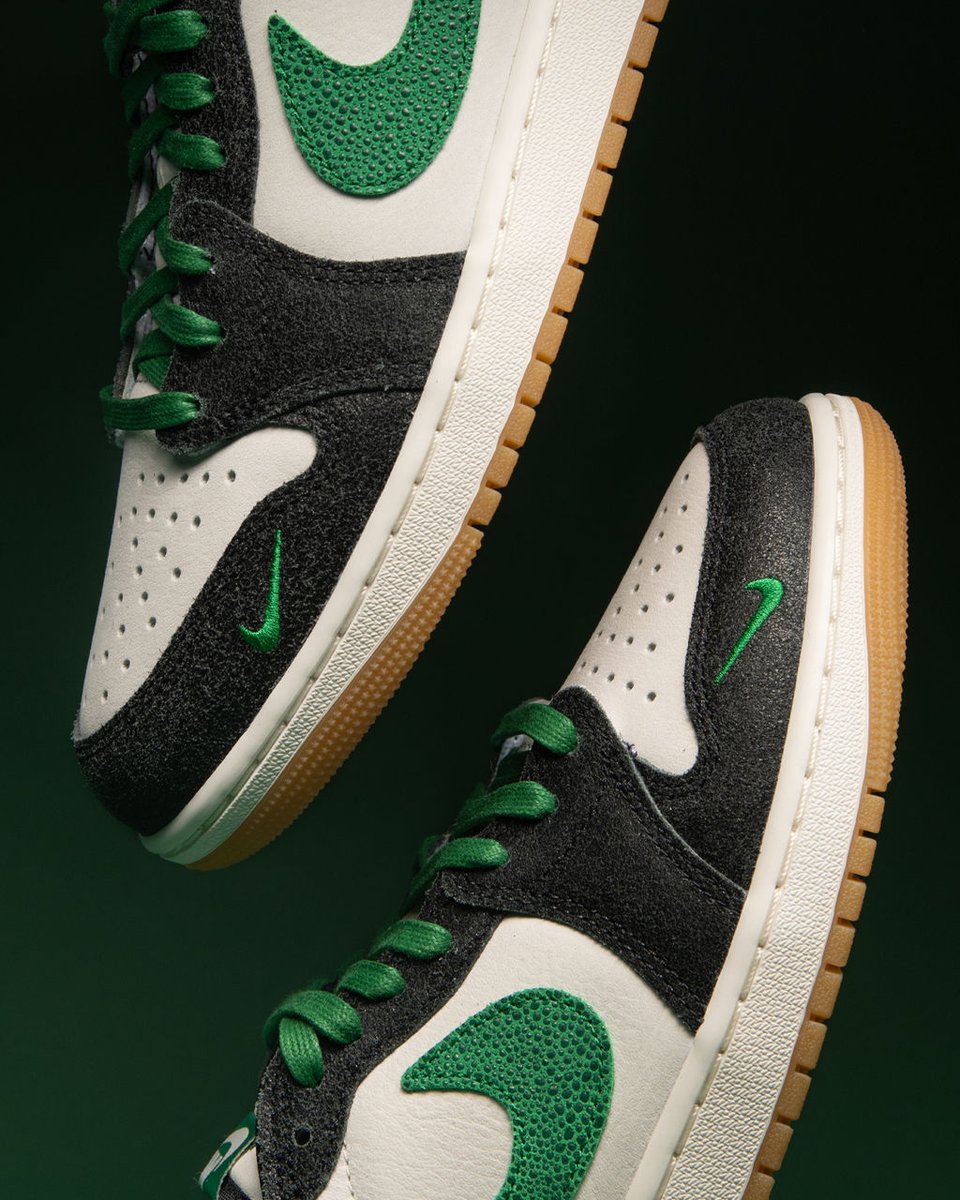 footlocker's tweet photo. Low profile. High heat.

Cop the Jordan Retro 1 Low "Phantom and Pine Green" in-store and online at Foot Locker. https://t.co/fBI8D6yuMf