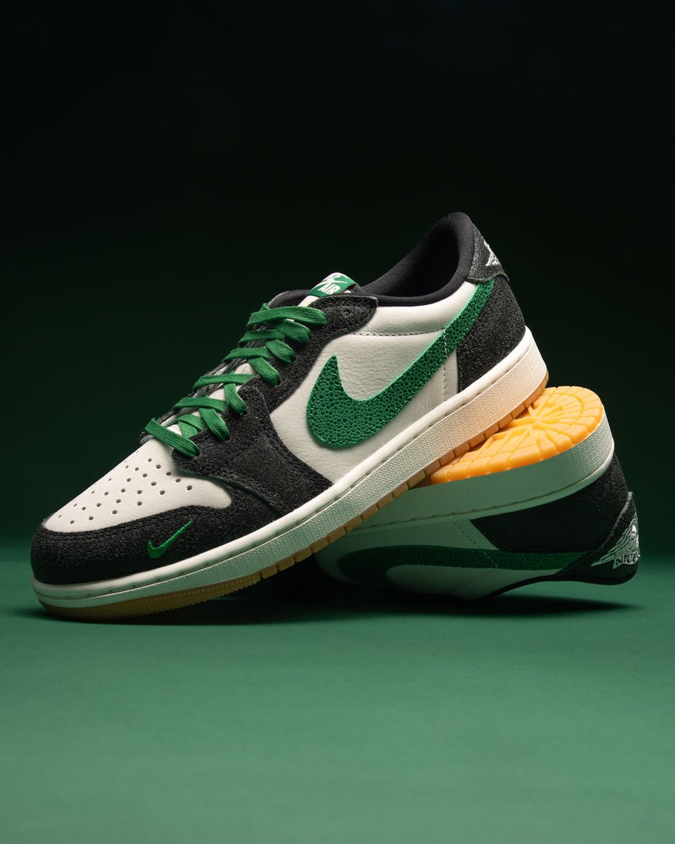 footlocker's tweet photo. Low profile. High heat.

Cop the Jordan Retro 1 Low "Phantom and Pine Green" in-store and online at Foot Locker. https://t.co/fBI8D6yuMf